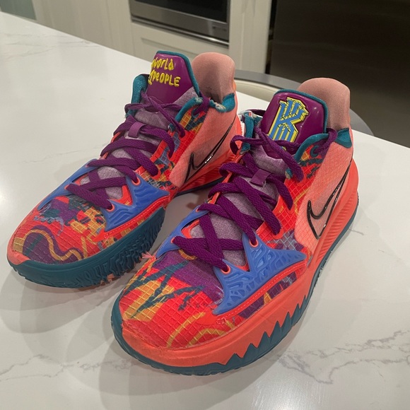 Men’s Nike Kyrie Low 4 Basketball Shoes Size 9 - CZ0105-600 - Picture 3 of 7